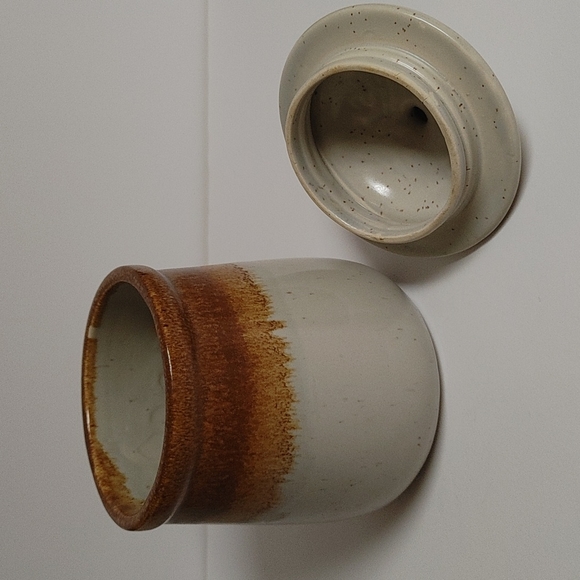 Small McCoy Lidded Ceramic Canister - Picture 7 of 10